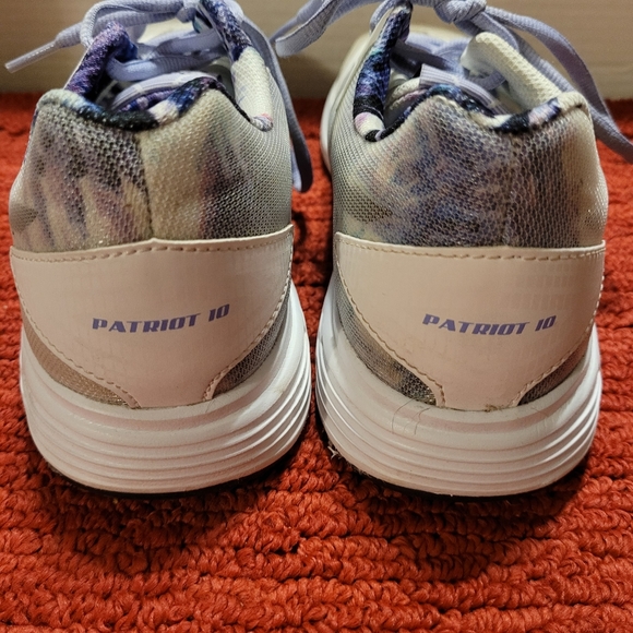 Asics‎ Womens Size 9 Patriot 10 White Purple Low Top  Gym Running Shoes Sneakers - Picture 7 of 8